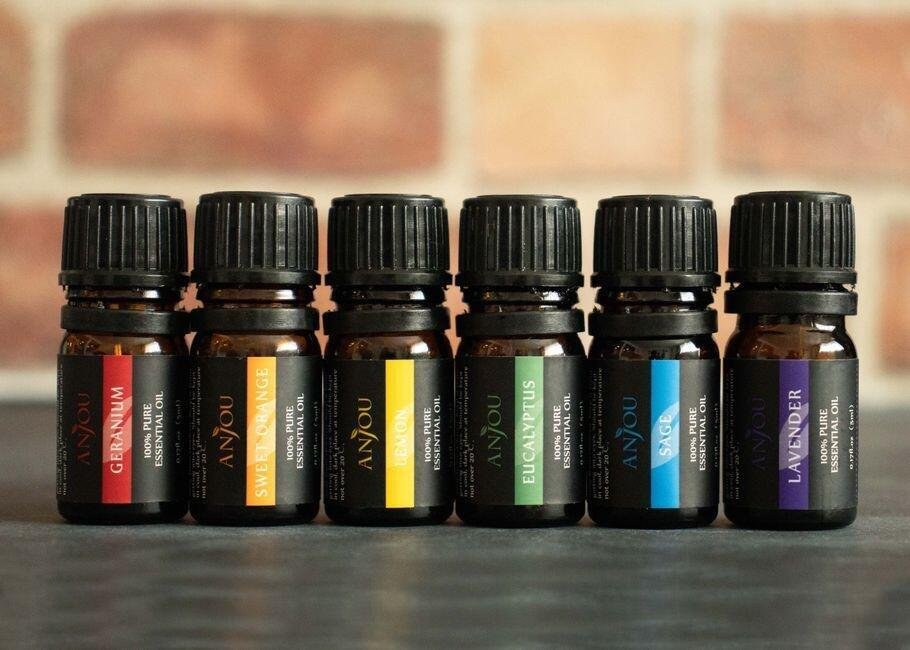 Minyak Telon Lavender: Manfaat dan Cara Pakai yang Tepat Minyak Telon Lavender: Manfaat dan Cara Pakai yang Tepat